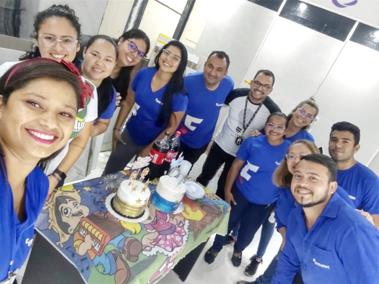 Integrantes da equipe Fermatec reunidos em uma confraternização